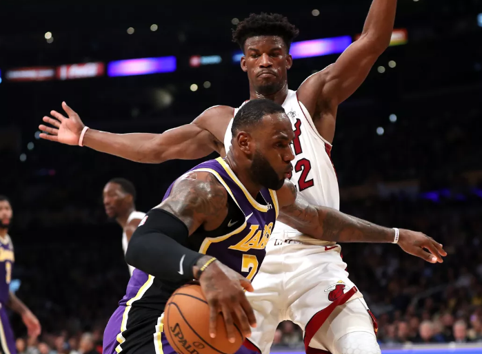 东部决赛谁将晋级总决赛？球迷猜测热火之战如何()