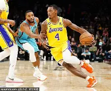 湖人队防守端表现出色，对手难以找到破解之法()
