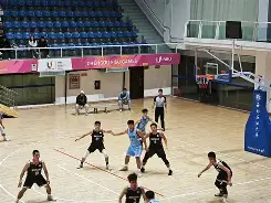 纷繁复杂的篮球比赛，谁能登上巅峰？()