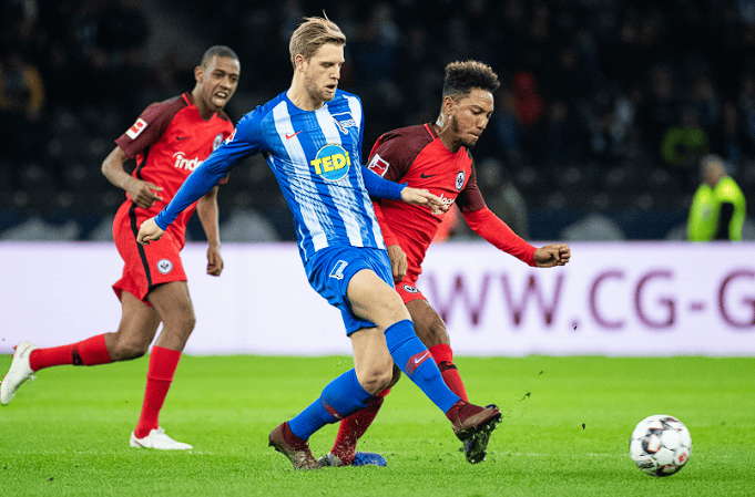 柏林赫塔在主场奋力争胜，追求胜利()