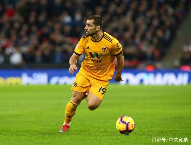 九游体育-狼队艰难逼平谢菲联，连续两轮不胜，球迷呼吁主教练做出调整()