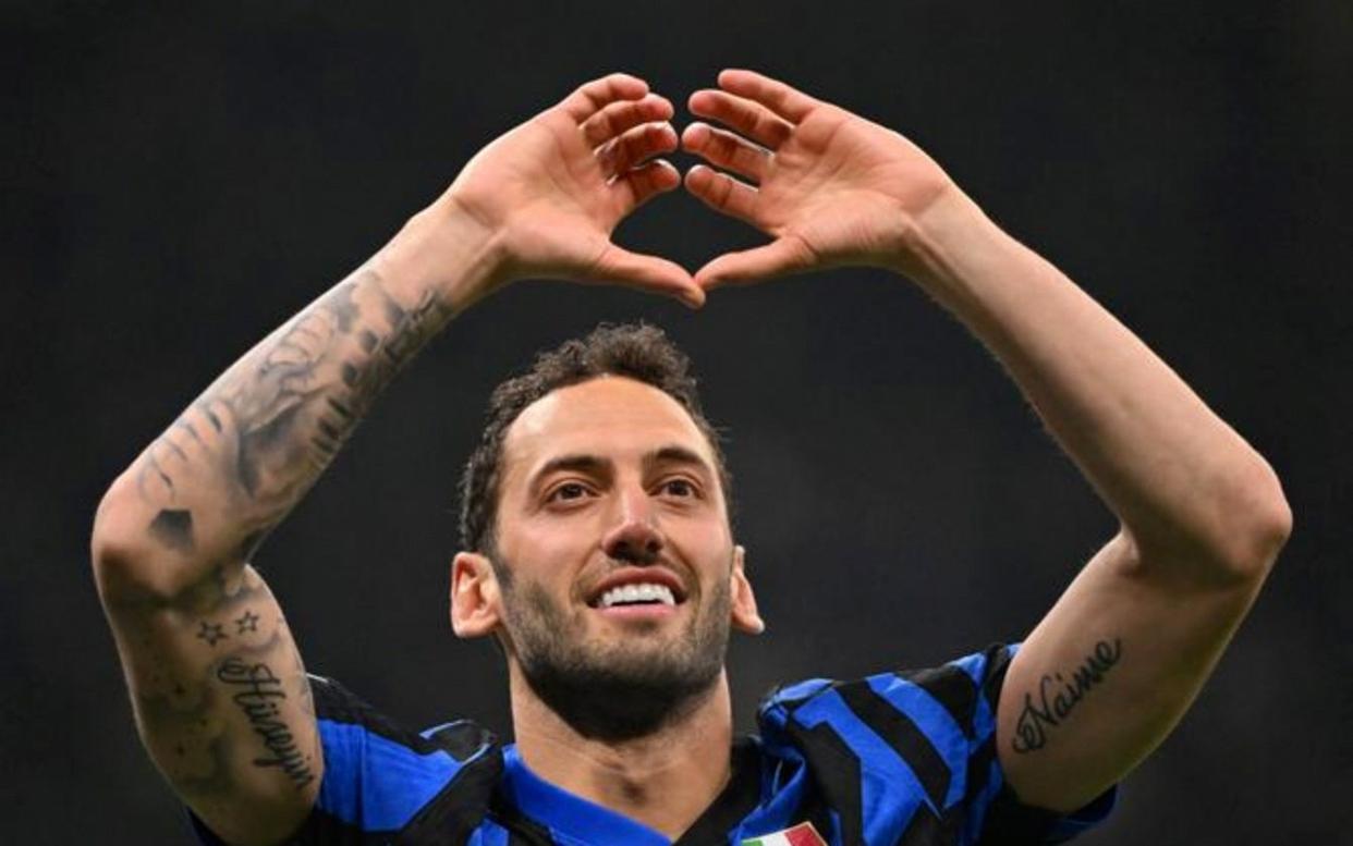 一场比赛中球员表现出色，获得当场最佳球员()