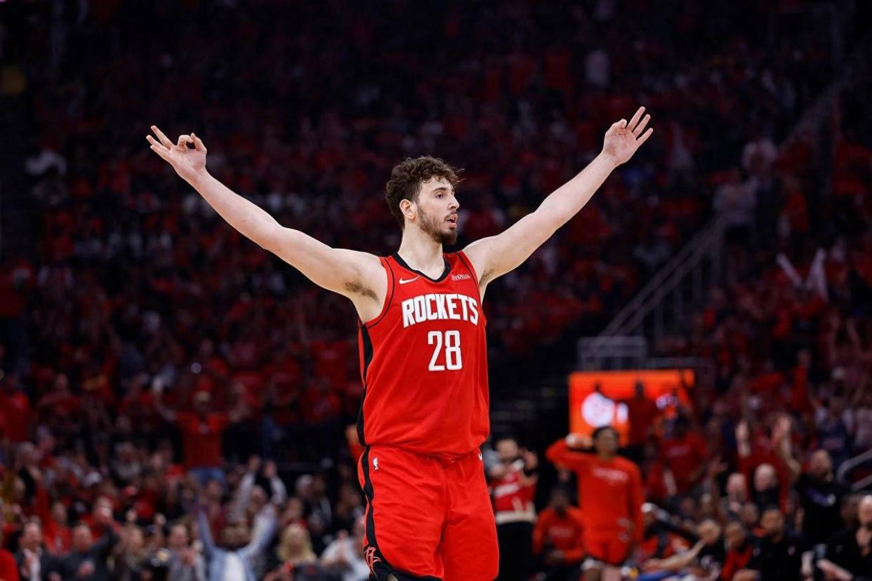 东道主以惊人快速度击败欧洲国家联赛对手()