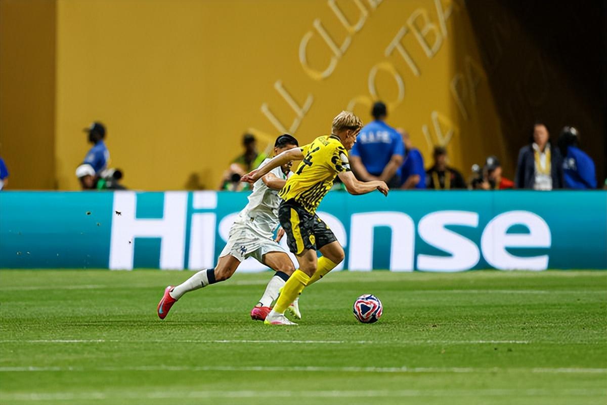 奥地利球队惊险晋级，创造历史突破()