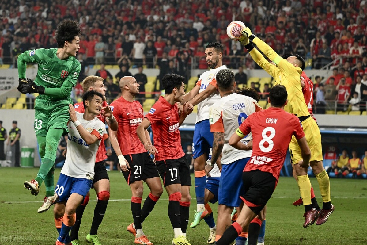 年轻球员崭露头角，助球队取得连胜()