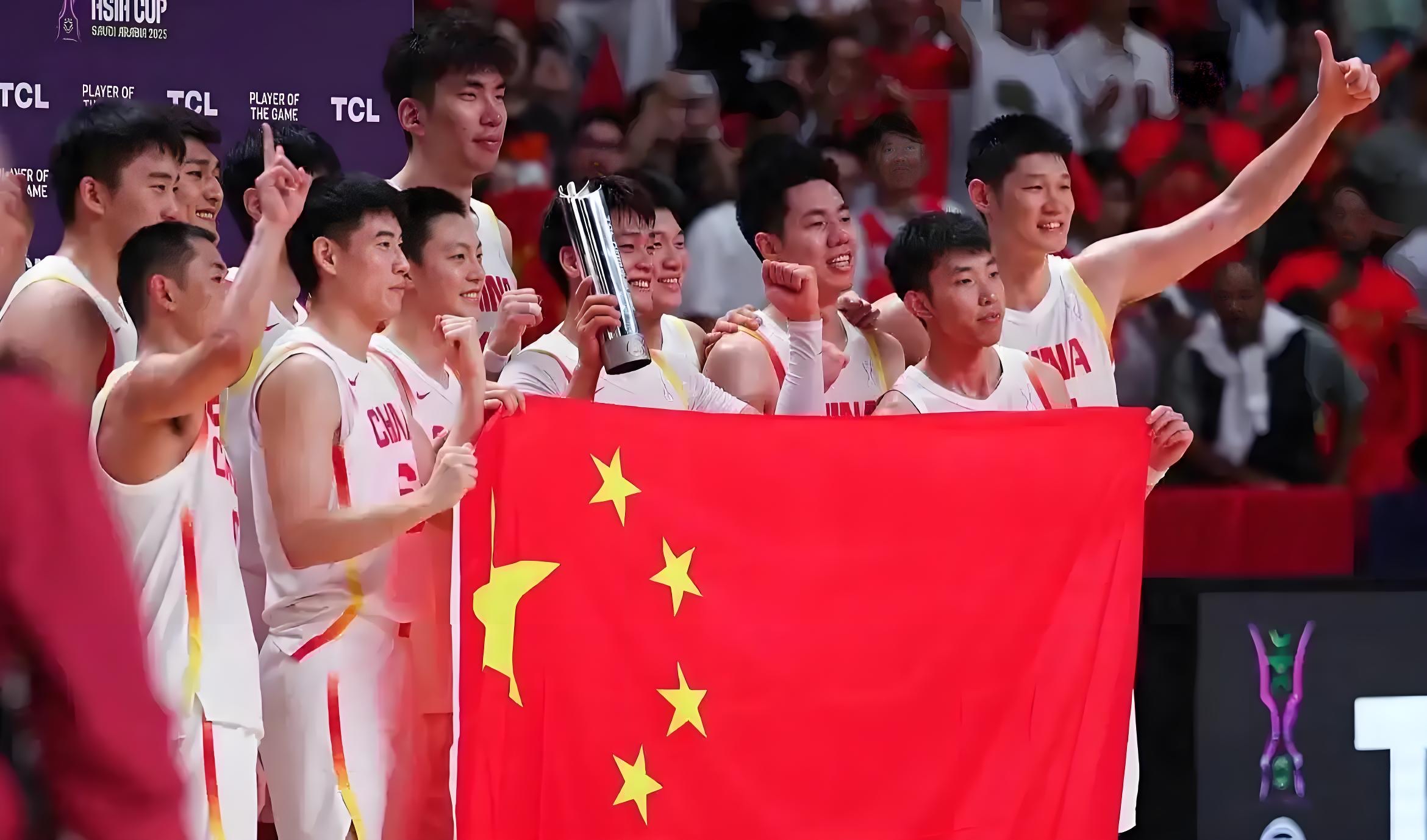 亚洲地区球员全力以赴，勇往直前()