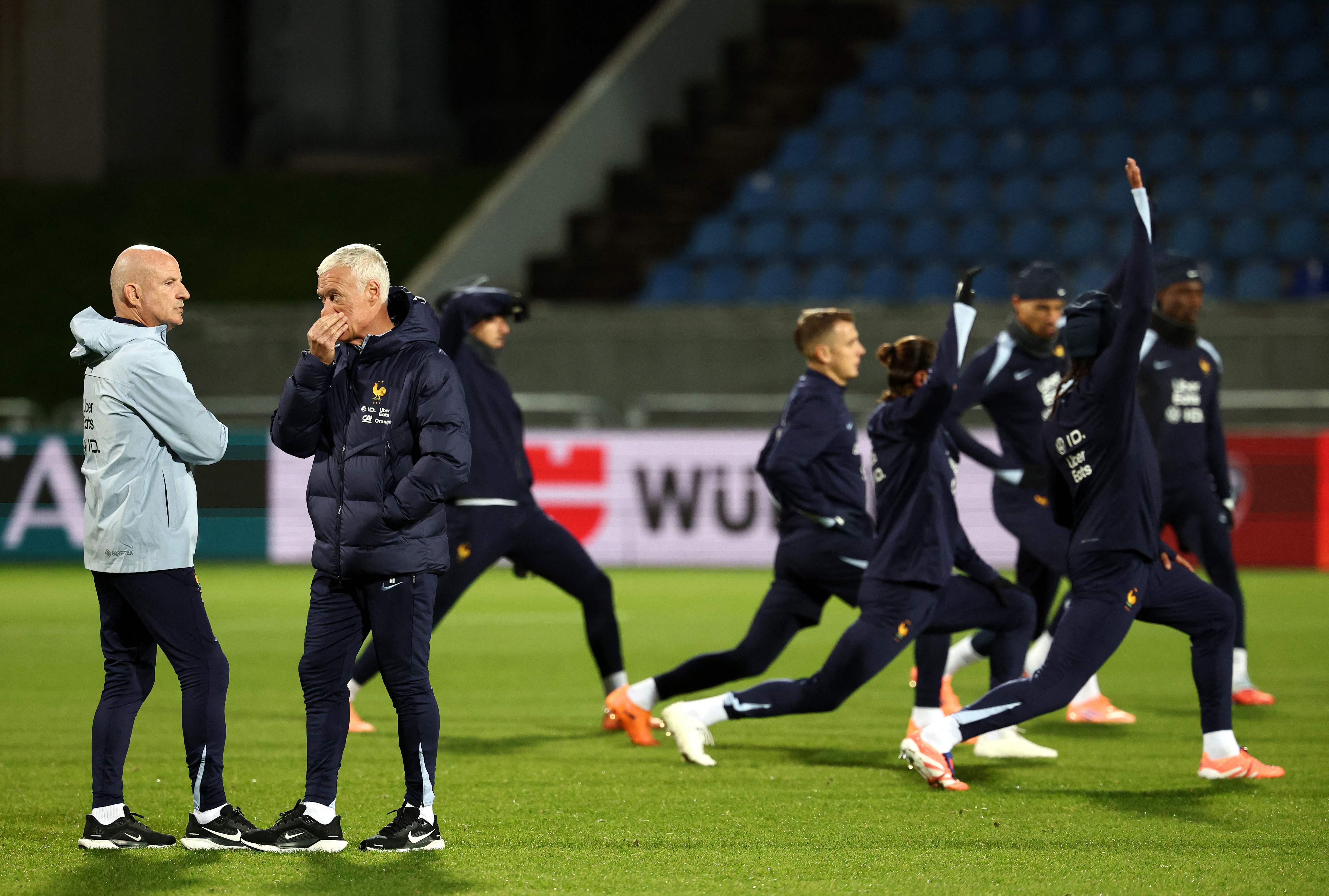 法国队对阵阿尔巴尼亚队，欧洲预选赛厮杀()